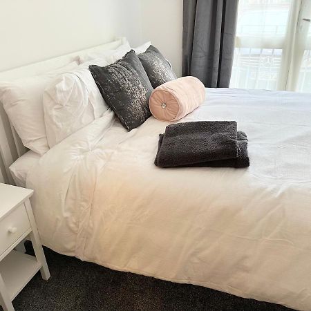 Superb 2 Bed 2 Bathroom Free Parking ダービー エクステリア 写真