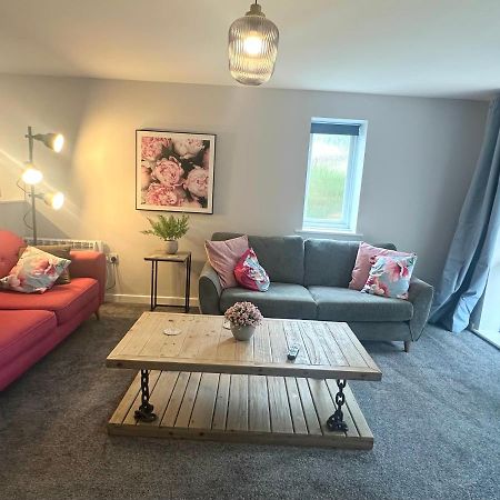 Superb 2 Bed 2 Bathroom Free Parking ダービー エクステリア 写真