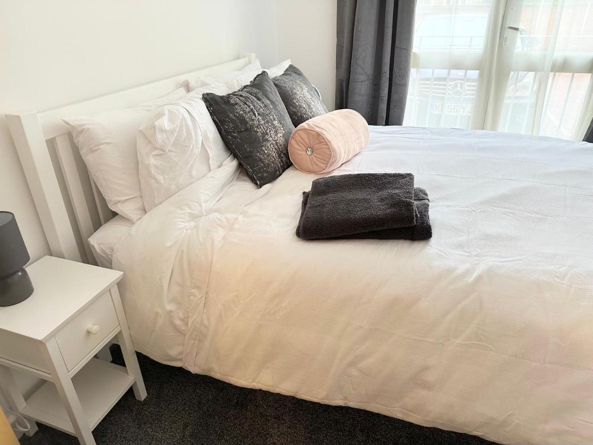Superb 2 Bed 2 Bathroom Free Parking ダービー エクステリア 写真