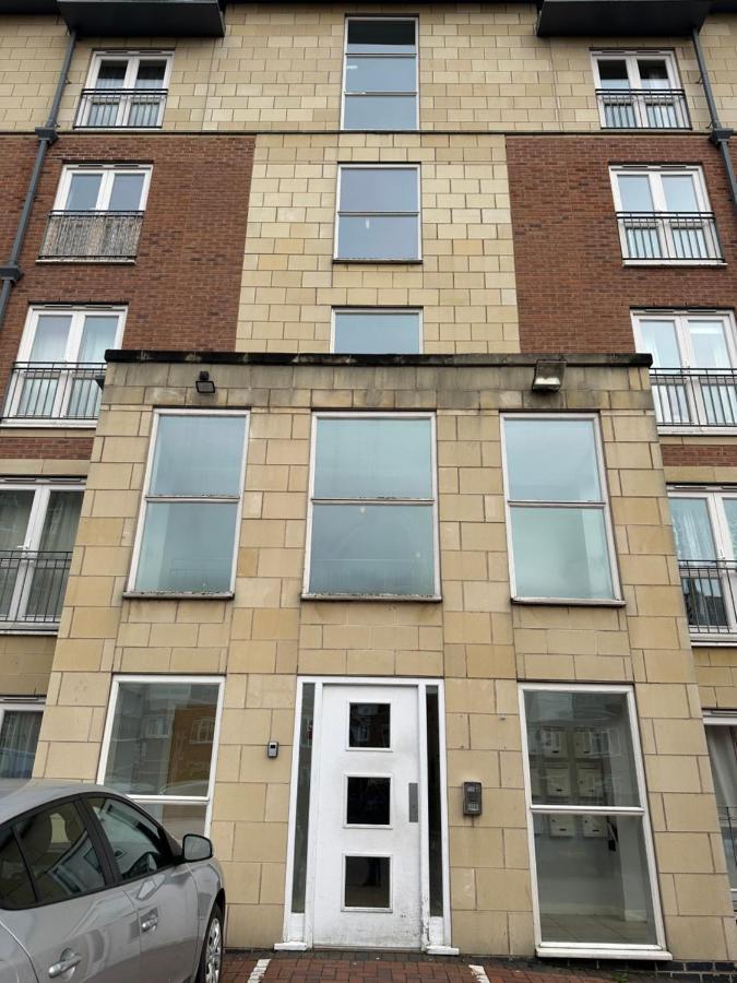 Superb 2 Bed 2 Bathroom Free Parking ダービー エクステリア 写真
